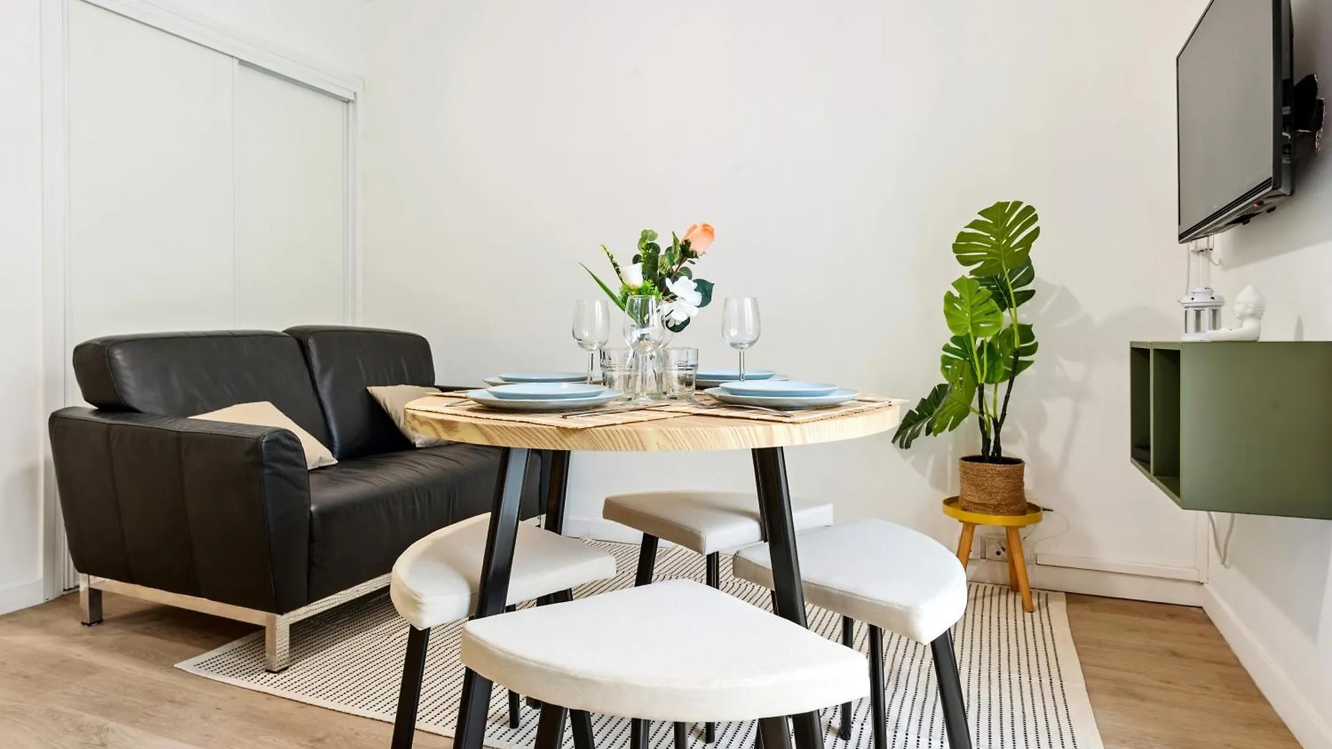 Castel II - Agreable Deux Pieces - Menton Centre Apartment