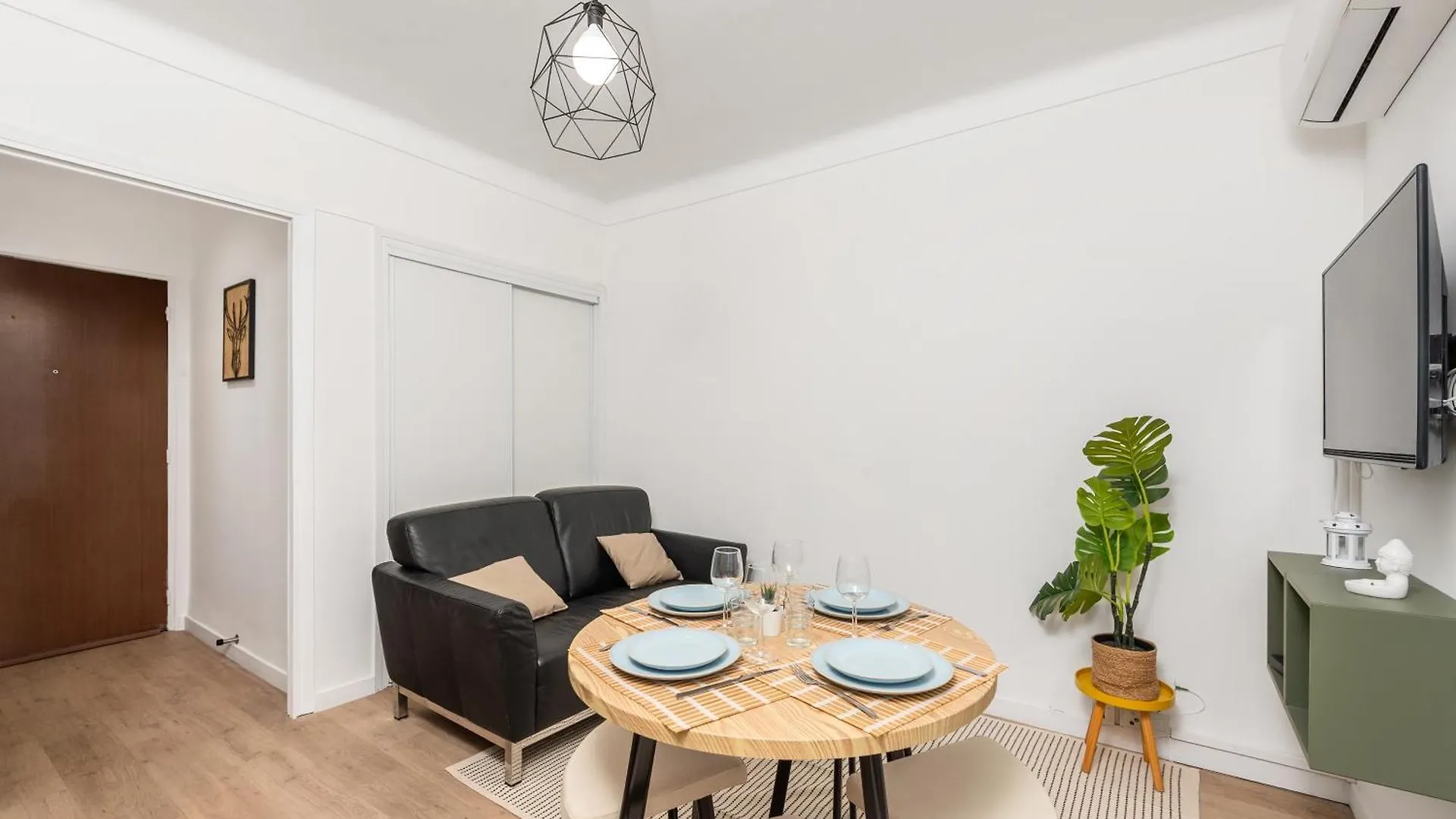 Castel II - Agreable Deux Pieces - Menton Centre Apartment 0*,  France