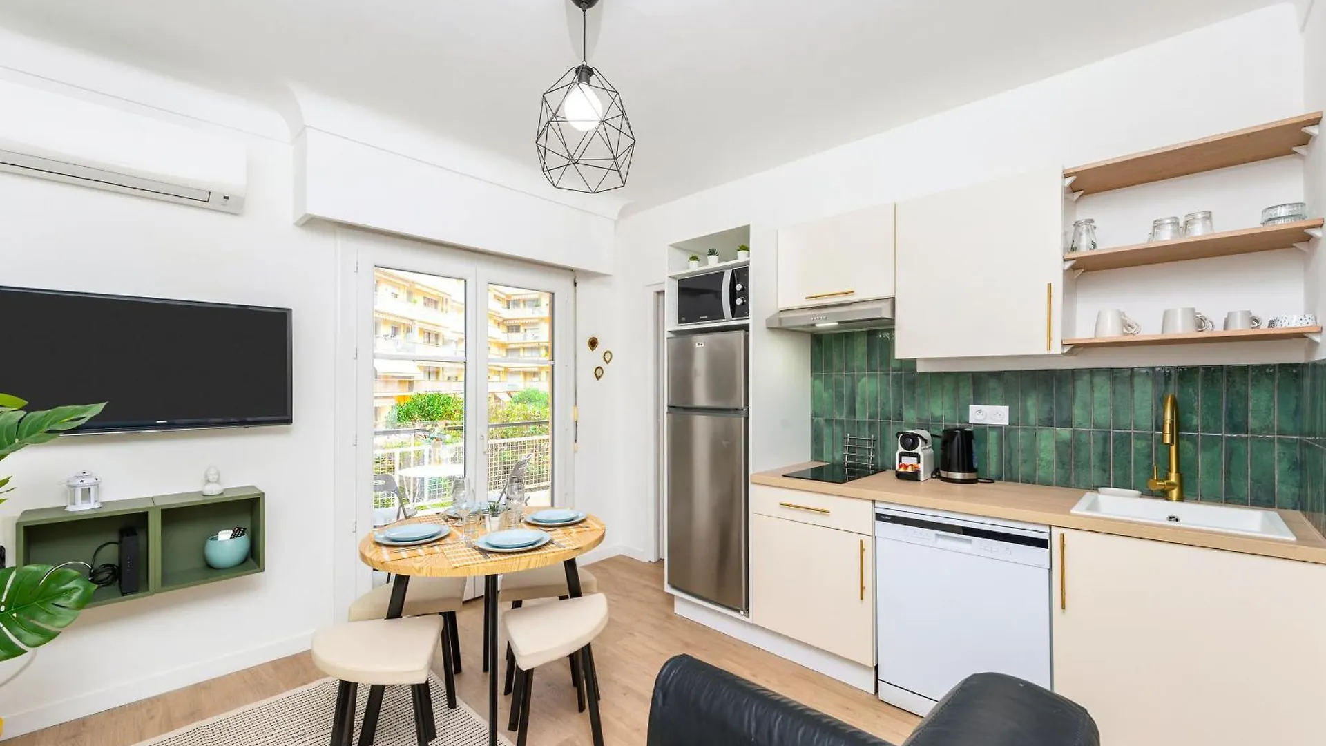 Castel II - Agreable Deux Pieces - Menton Centre Apartment