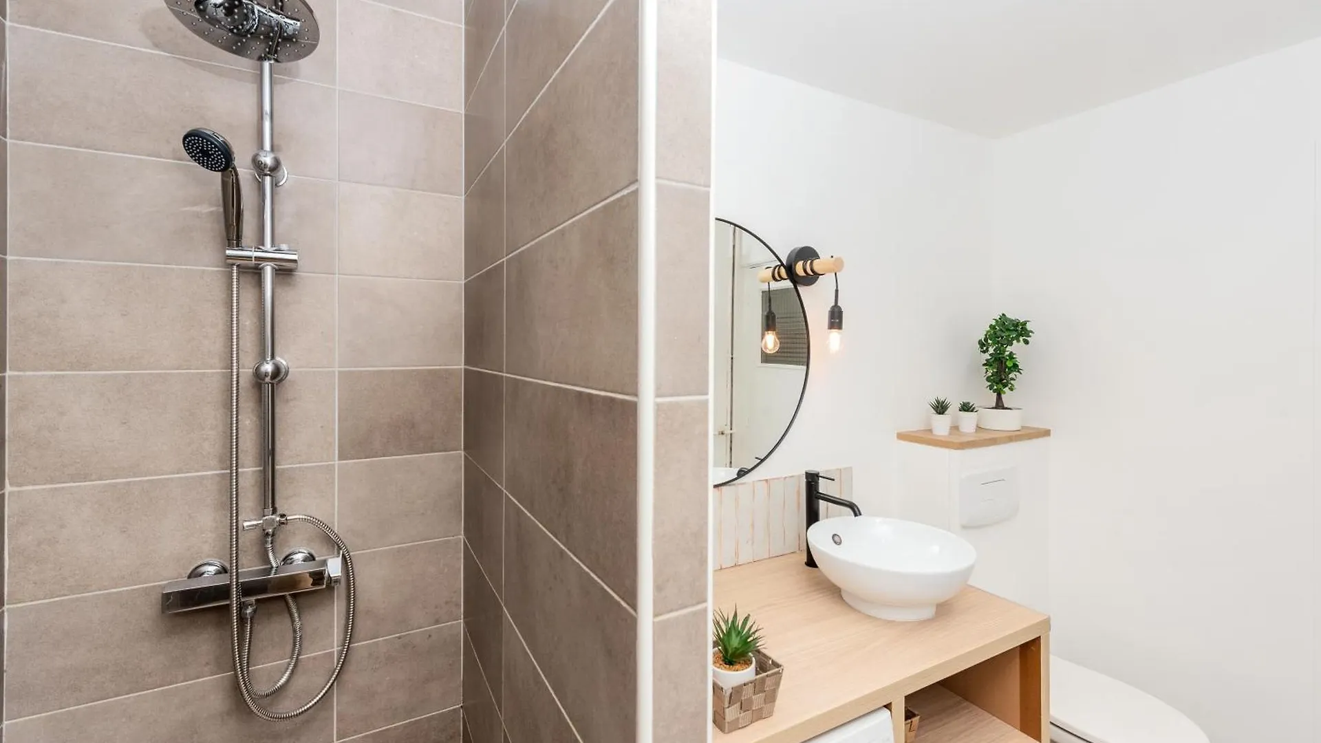 Castel II - Agreable Deux Pieces - Menton Centre Apartment